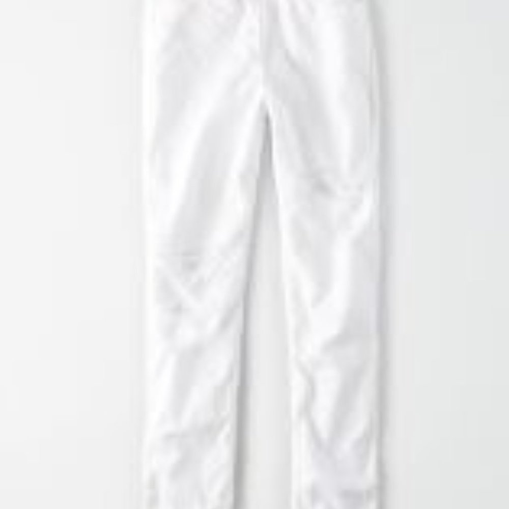 White distressed American eagle mom jean. Never worn.